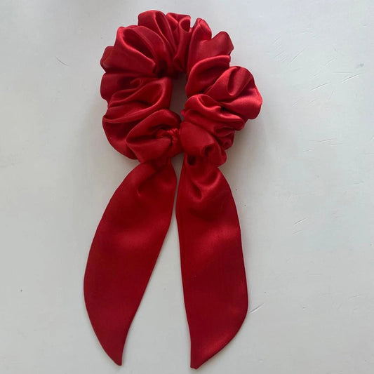 Scrunchie Satin Rojo con Lazo (colita)