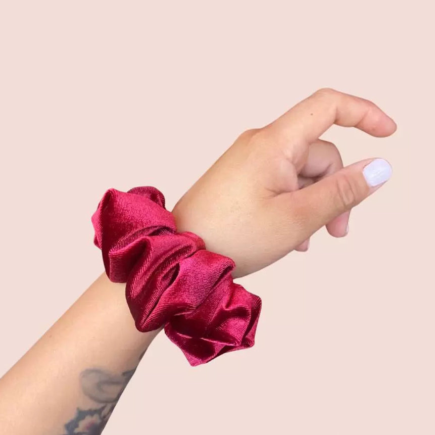 Scrunchie Clásico velvet color vino